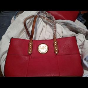 Michael Korsshoulder bag with small cross body